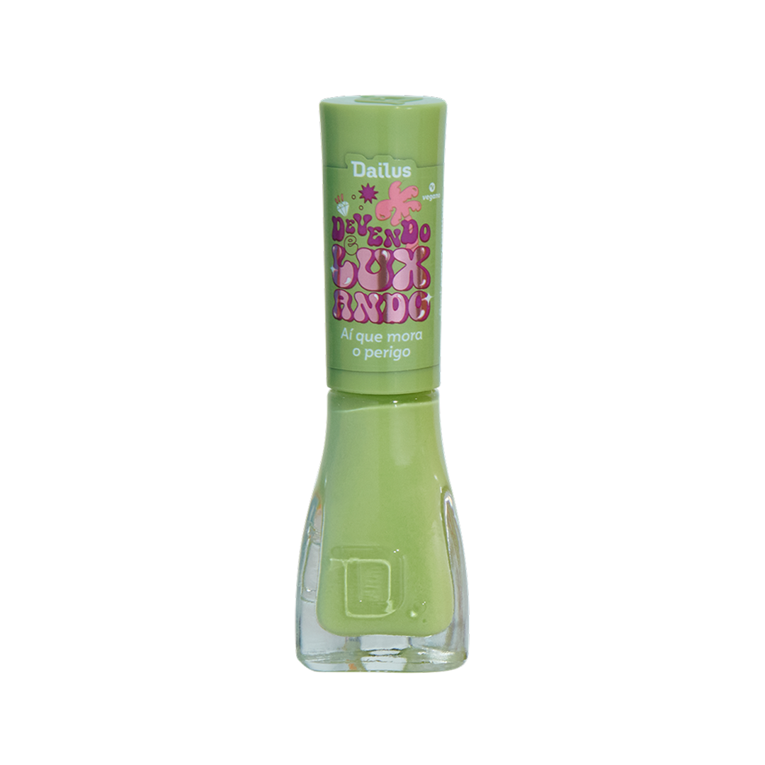 Dailus Devendo E Luxando Esmalte 1